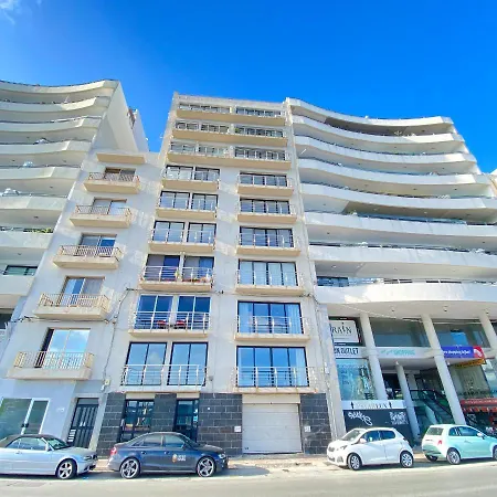 F1 2 St Julians, Private Room, Bathroom & Living Shared Rum i privatbostad St. Julian's